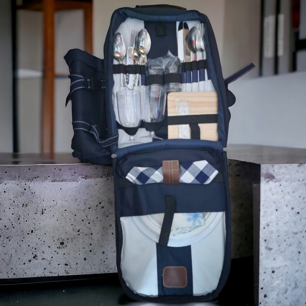 NWOT PICNIC PLUS 2 Person picnic backpack NWOT